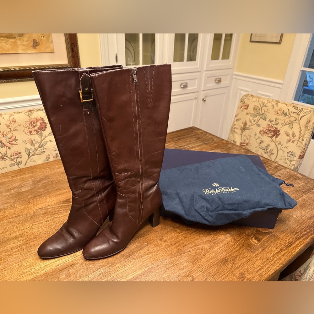 Brooks Brothers Dark Brown Leather Tall Boots – Size 9. Carolyn Besette